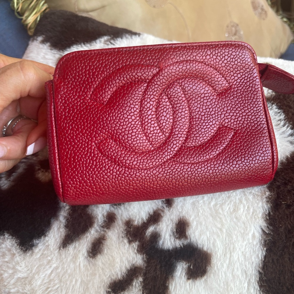 Vintage Chanel caviar pouch